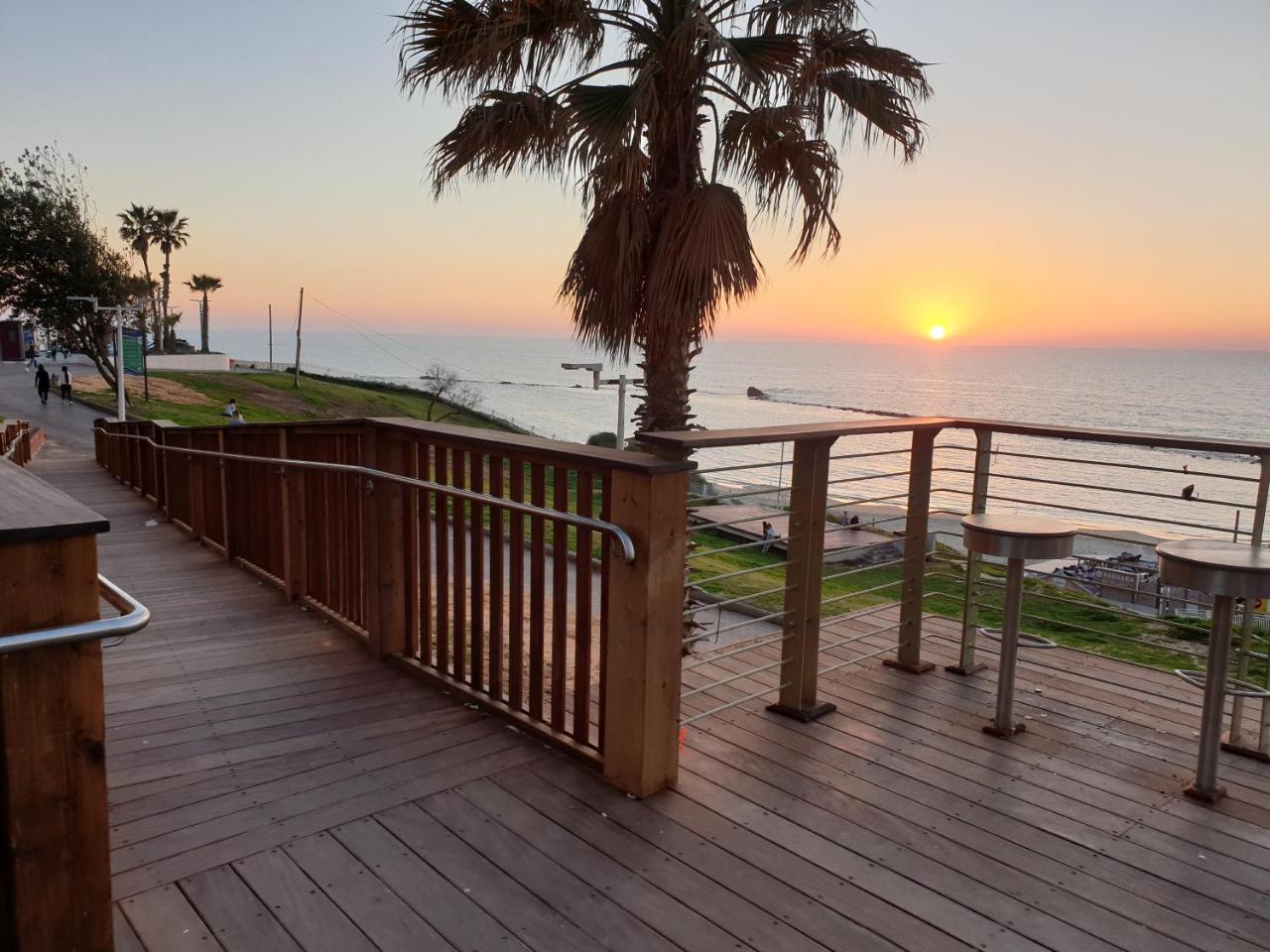 Spat Beach Bat Yam Exterior photo